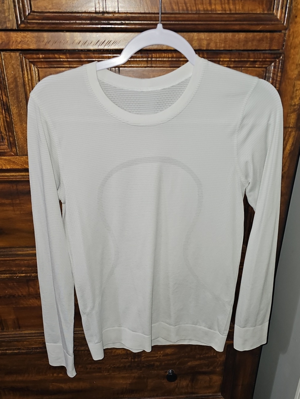 Lululemon Relaxed Swiftly Tech Long Sleeve Sz 4. White